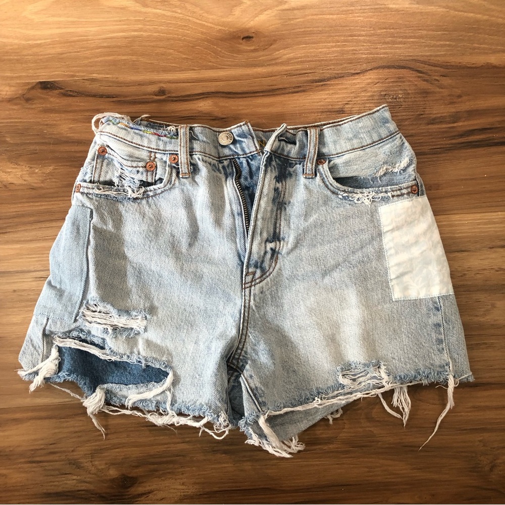 American Eagle Highest Rise 90s Boyfriend Short Pride